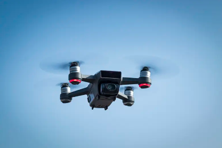 Na Buannachdan Tagraidh a tha aig Motairean le Mothachaidhean ann an Drones